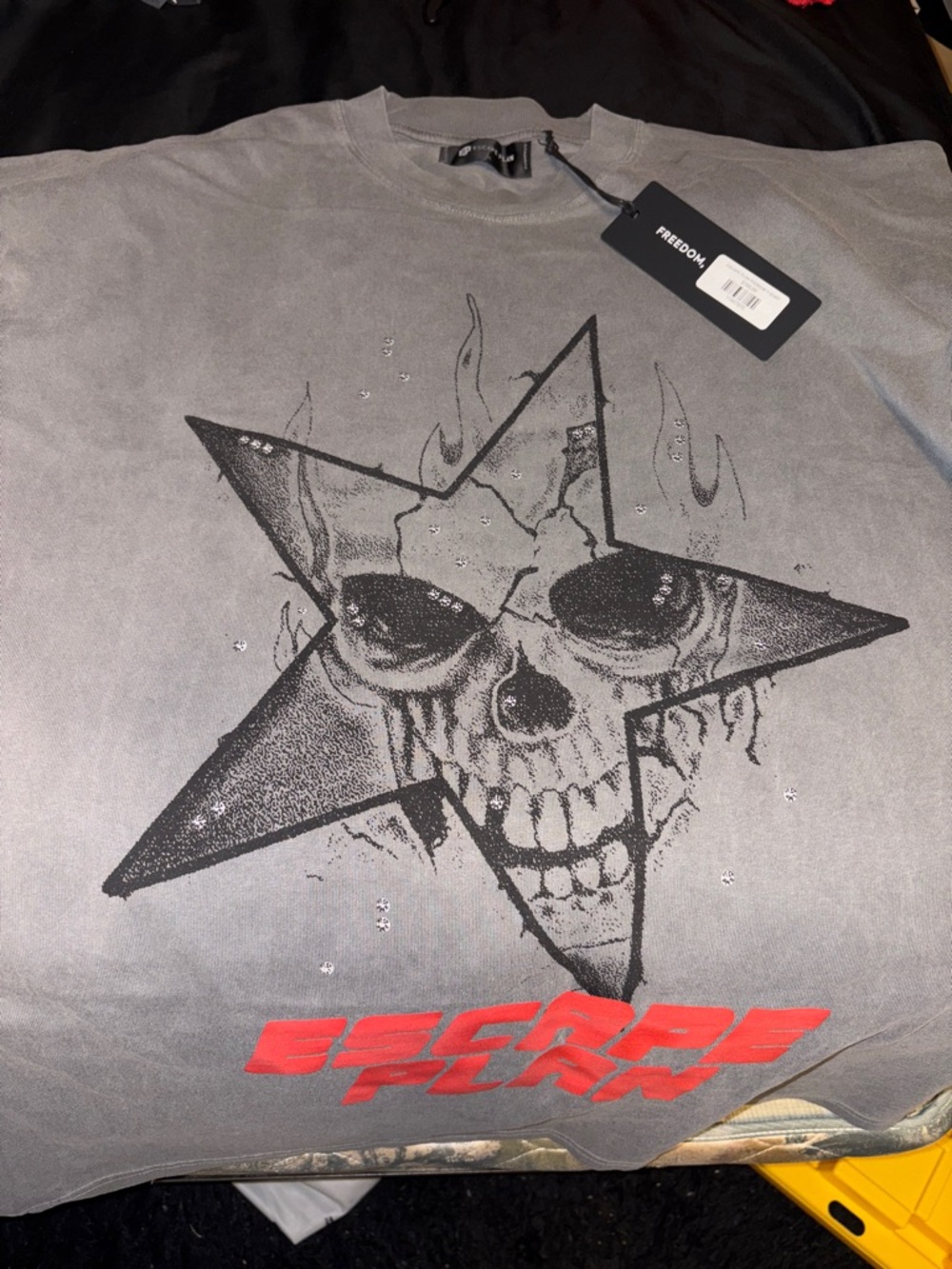 Men's Gray Skull Star Graphic Shirt - Red Accent
